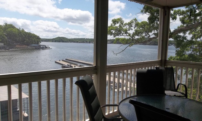 Lake Ozark Condo | Perfect for a Family, End Unit, Near the Swimming Pool!