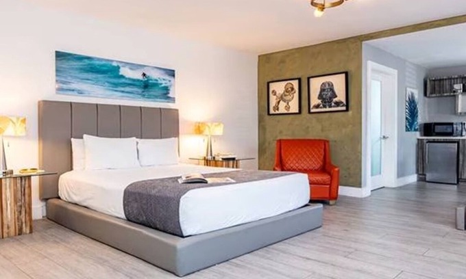 North Beach House | Perfect for Extended Stays! Spacious Unit w/Kitchen! Near Bal Harbor Beach!