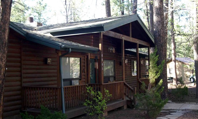Pinetop Cabin | Perfect for family gatherings, escapes, retreats or seasonal vacations