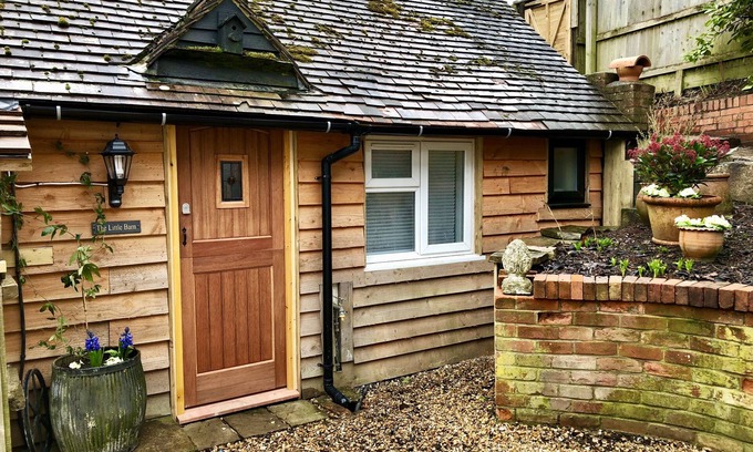 Hindhead House | Perfect for walkers, Goodwood, National Trust, Short Stay