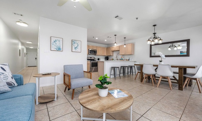 Crystal Beach Condo | Perfect Getaway – Beach Access, Pool & Hot Tub