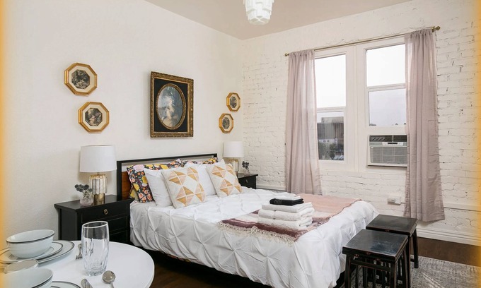 Westlake Apartment | Perfect Getaway for Two Near DTLA!