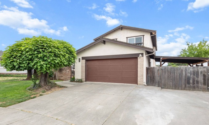 Napa House | Perfect getaway home in Oak Knoll District of Napa proper.