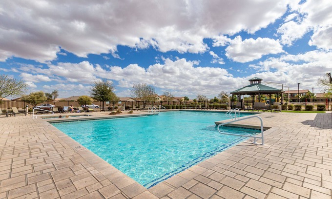 San Tan Valley House | Perfect getaway for up to 6 people! 3 Heated Community Pools & Tennis court!