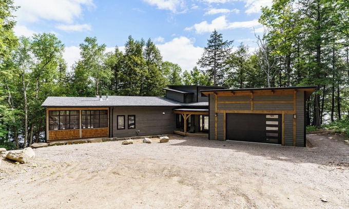 Dysart et al Cottage | Perfect Haliburton Cottage ~ 4BR ~ Starlink WiFi
