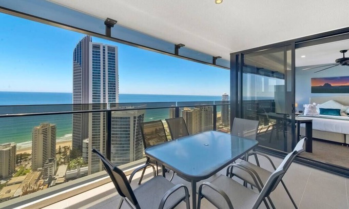 Surfers Paradise Apartment | Perfect holiday central to everything Ocean views