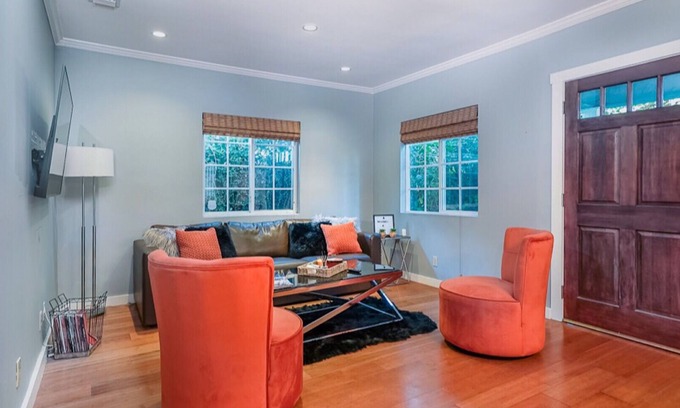 Hollywood House | Perfect Hollywood Getaway 2Bedroom/2 Bathroom with Free Parking (One Car Only)