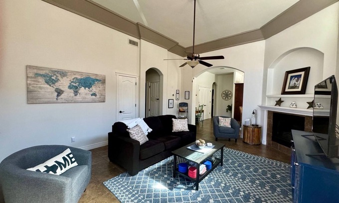 Biggs Field House | Perfect Home for Families-Dogs/Pool/Gated Community w/Security & Many Amenities!