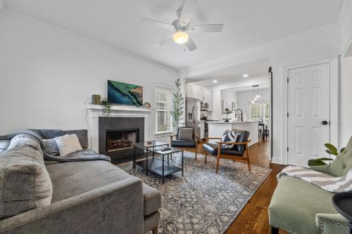 Reynoldstown House | Perfect In-Town location! KINGbed, BBQ and Parking