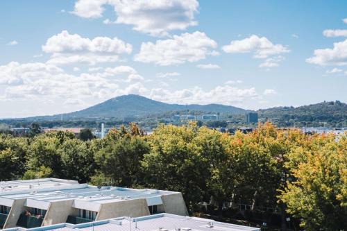 Kingston Apartment | Perfect Located 1-Bed with Great Views & Parking