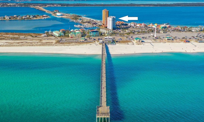 Pensacola Beach Condo | Perfect Location - Close to Everything! and 2 Beach Bikes included!