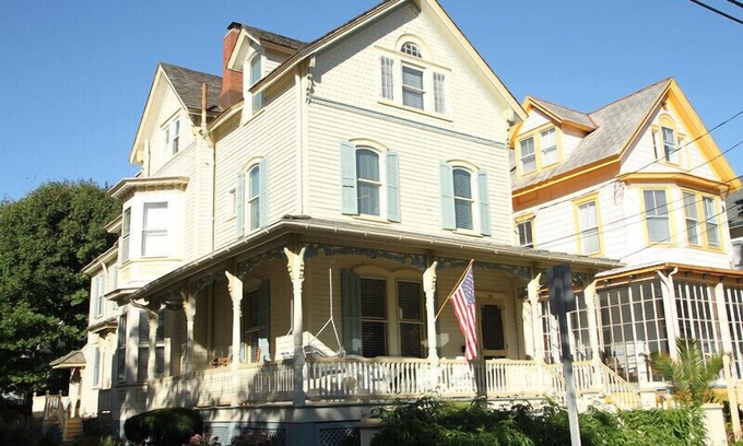 Cape May House | Perfect location, 1/2 block to beach and mall, parking 5 cars, big porch/yard
