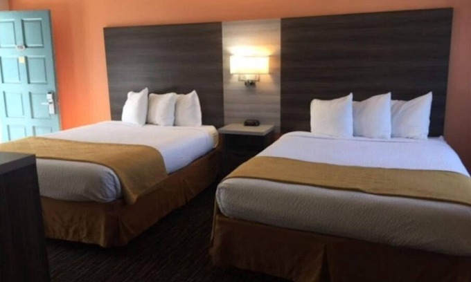 Munras Avenue Hotel | PERFECT LOCATION 2QUEEN BED@HEART OF MONTEREY