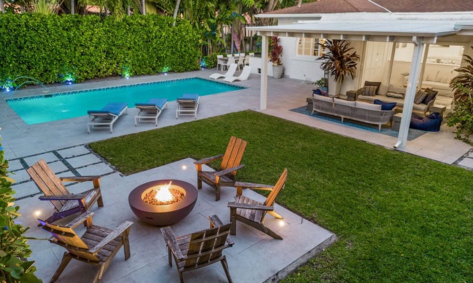 Coral Way House | Perfect Location Family Friendly - Heated Salt Pool - Outdoor Kitchen-Firepit