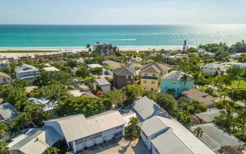 Siesta Key Village Apartment | Perfect Location in Siesta Key
