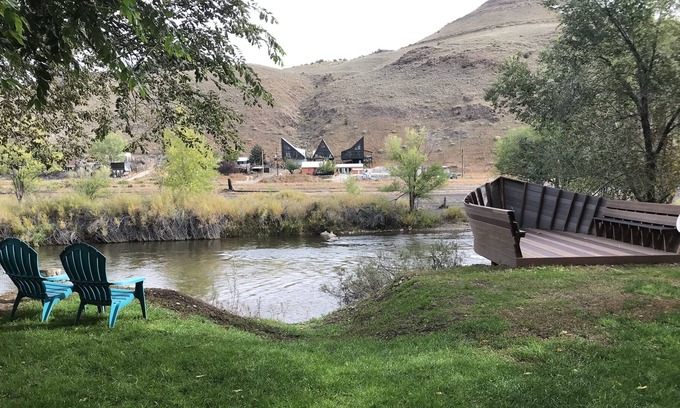 Salida House | Perfect Location! On the River, Downtown Salida! Dogs Welcome (STR-0258)