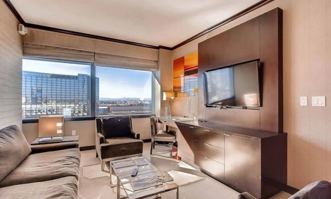 Las Vegas Strip Apartment | Perfect - Lux 1BR Suite at Vdara