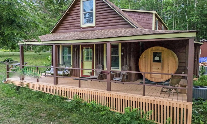 Belgrade Lakes House | Perfect Maine Getaway in a Recently Renovated Cabin!