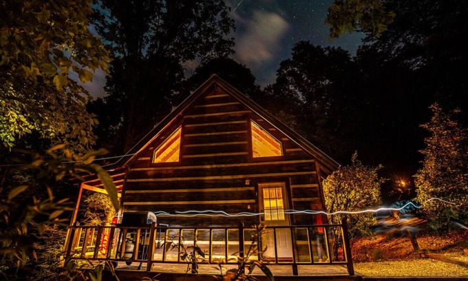 Copperhill Cabin | Perfect Mountain Cabin with HOT TUB!
