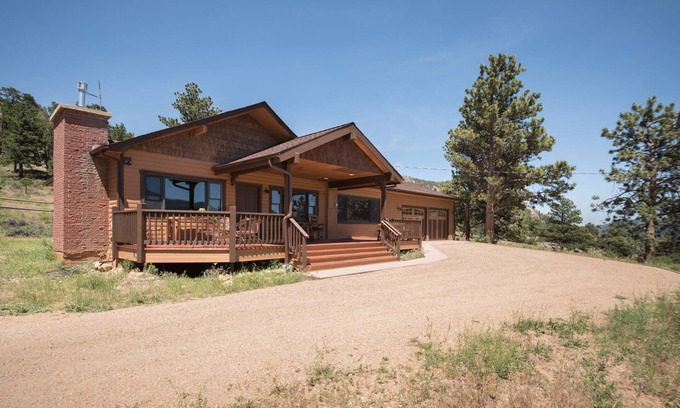 Estes Park House | Perfect Mountain Home II with HOT TUB overlooking Mary's Lake/Near RMNP entrance