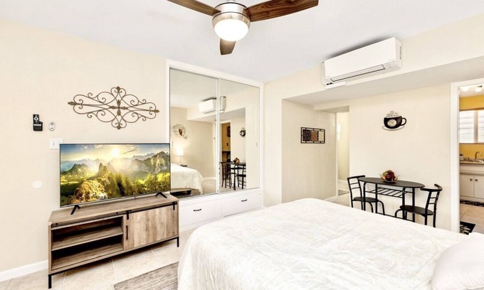 Chino Canyon Apartment | Perfect Palm Springs Studio Retreat Near Downtown!n