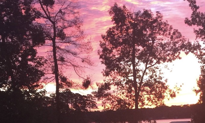 Chatham House | Perfect Place on the Lake