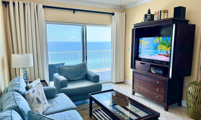 Gulf Shores Condo | Perfect Place To Bring The Family! Beautiful Unit With AMAZING View Of Ocean!