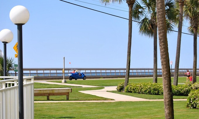 Miramar Beach Apartment | PERFECT POOLSIDE PLACE.. Maravilla 2110. Pet friendly! Steps to Beach!