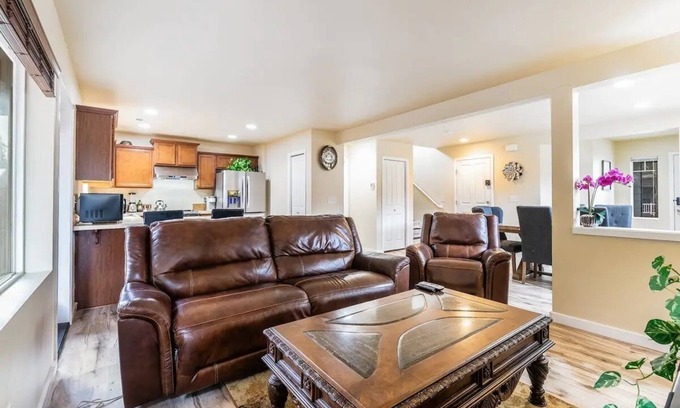 Eastside House | Perfect Private Getaway Minutes to Downtown!