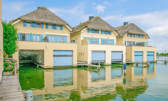 Stavoren House | perfect property for watersports enthusiasts