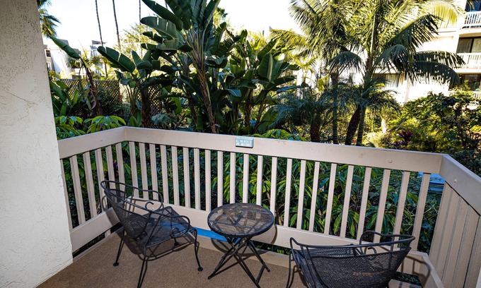 Townsite Condo | Perfect Relaxing Getaway with Heated Pool and Gym!