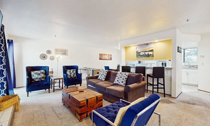 Tahoe Village House | Perfect retreat perched near the slopes with two balconies & foosball, sleeps 4
