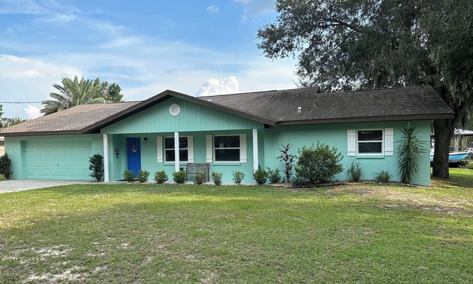Crystal River House | Perfect Scalloping HQ. No obstructions. Relaxing.n