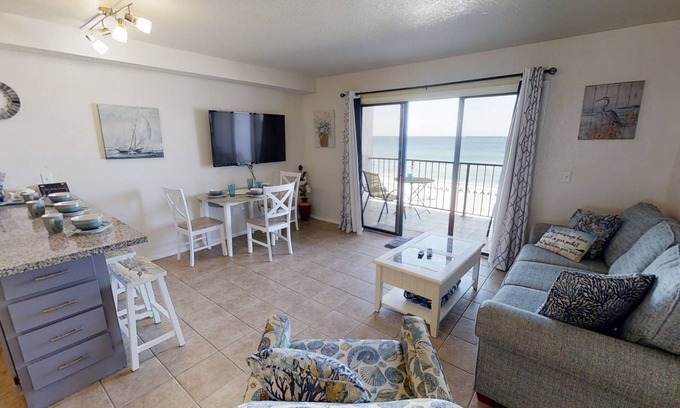 Panama City Beach Condo | Perfect Small Family Vacation - Free round of Golf & Activities Every Day!
