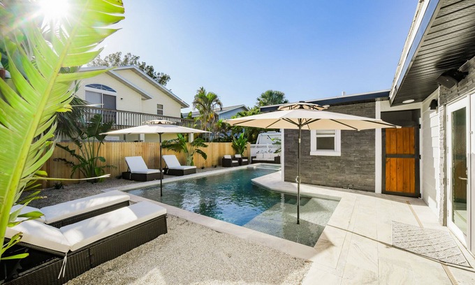 Anna Maria House | Perfect summer vacation home! Close to Bean Point, great pool!