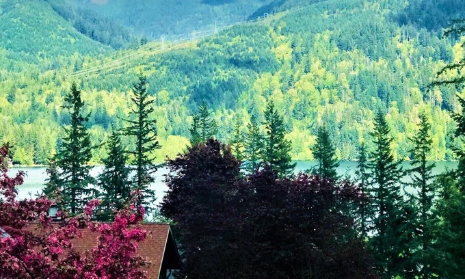 Sudden Valley House | Perfect vacation with everything your family needs in a rental property.