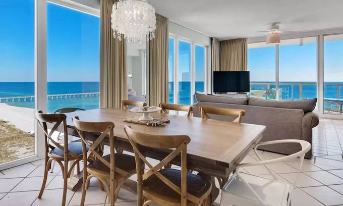 Navarre Beach Condo | Perfect View Beach Condo - Floor to Ceiling Windows! Beach Service Included