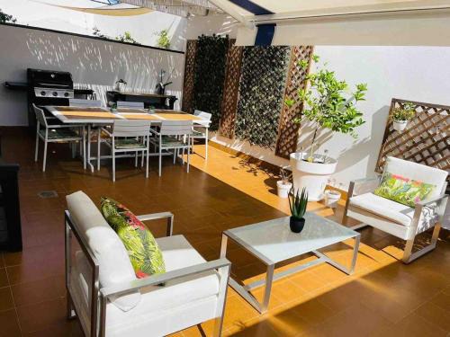 Sitges Villa | Perfectly located 4 bed family home in sunny Sitges