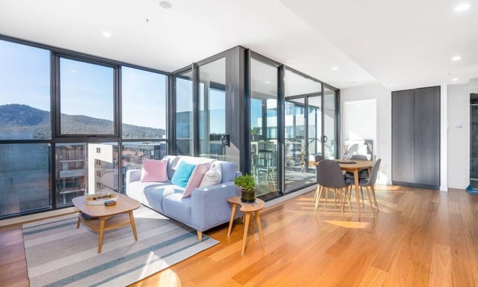 Braddon Apartment | Perfectly Located Apartment | 1 min to Canberra Centre