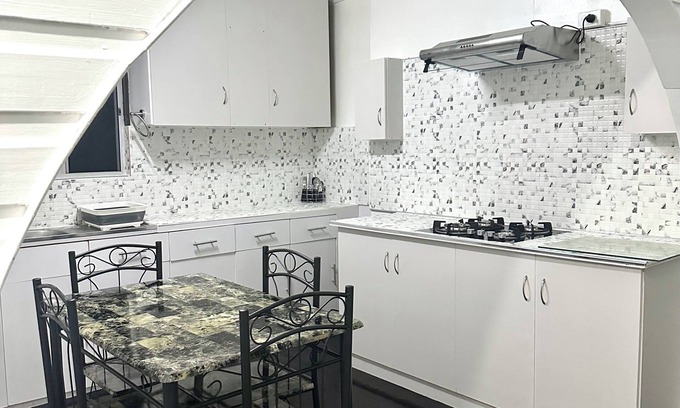Labasa Apartment | Perfectly located holiday home in Labasa 8336926