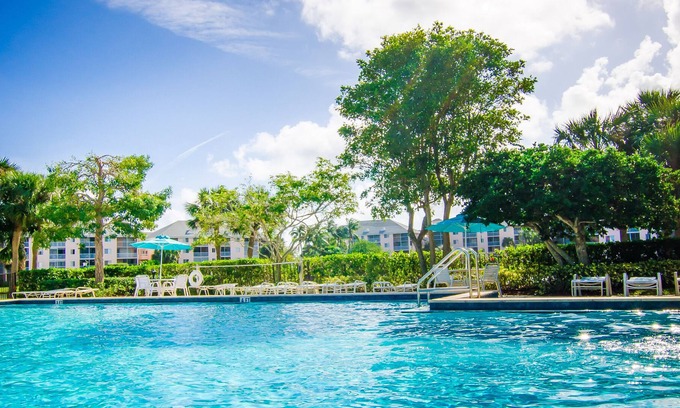 Jupiter Villa | Perfectly located renovated beach cottage w/ all amenities