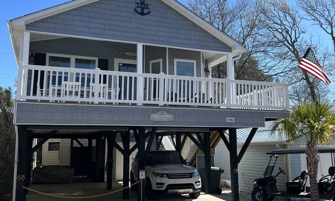 Surfside Beach House | Perfectly updated beach getaway to Ocean Lakes