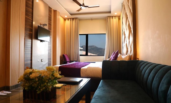 Haridwar Hotel | Perfectstayz Premium @Harkipauri Road