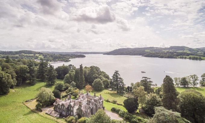 Ambleside House | Period character house with stunning views of Lake Windermere