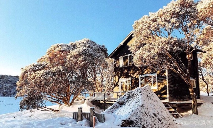 Perisher Valley Cabin | Perisher Valley Lodge self contained for 6 guests near ski lifts and restaurants