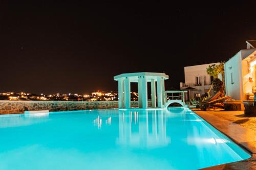 Mykonos Town Hotel | Peristeronas Village