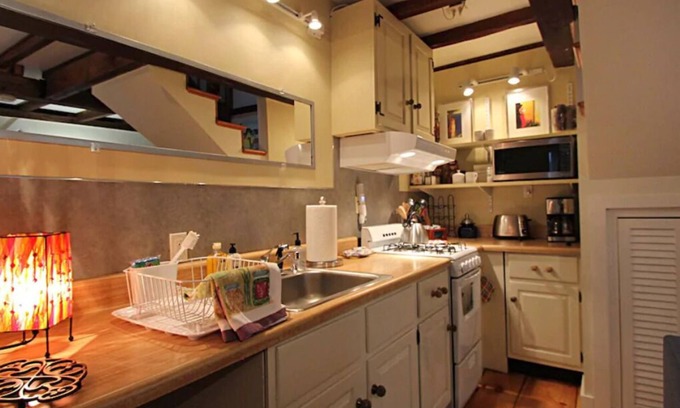 Rockport Cottage | PERIWINKLE COTTAGE #1 - OPEN ALL YEAR - walk to everything, parking, wifi, quiet