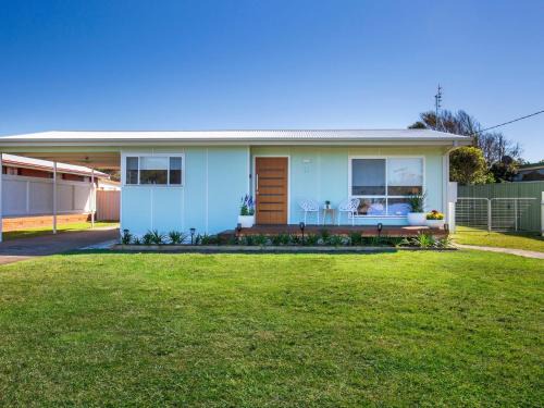 Culburra Beach House | Periwinkle I Pet Friendly I 2 Mins Walk to Beach