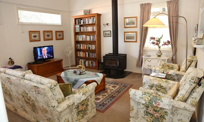 Jamieson Cottage | Perkins Place Cottages of Jamieson Victoria