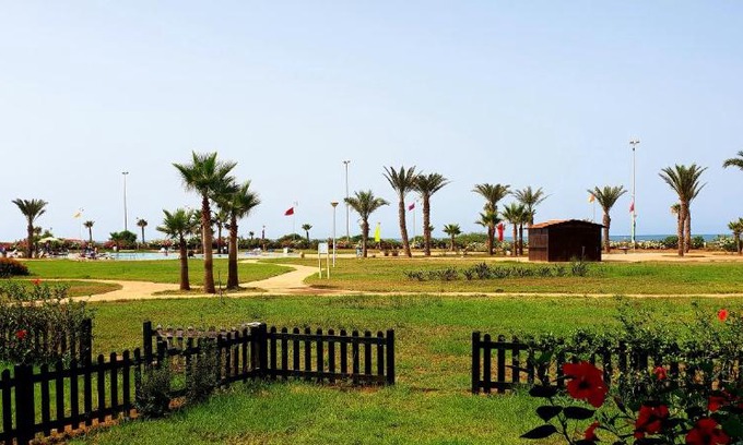 Marina Apartment | Perle Orientale Saidia Appart Rénové vue sur jardin et sur mer